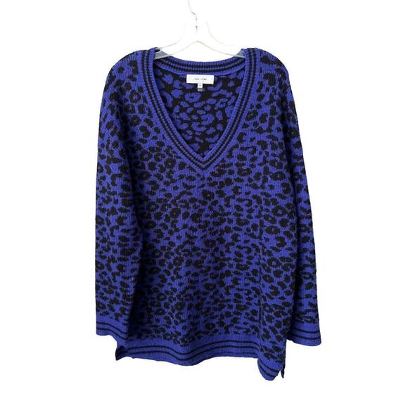 John + Jenn Sweater Womens Medium Oversized Animal Print V Neck Blue Tunic - Picture 1 of 9